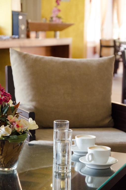 Athos Hotel นีดรี ภายนอก รูปภาพ