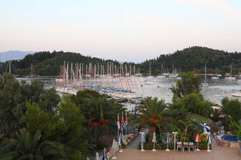 Athos Hotel นีดรี ภายนอก รูปภาพ