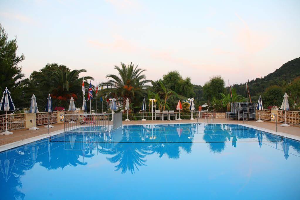 Athos Hotel นีดรี ภายนอก รูปภาพ