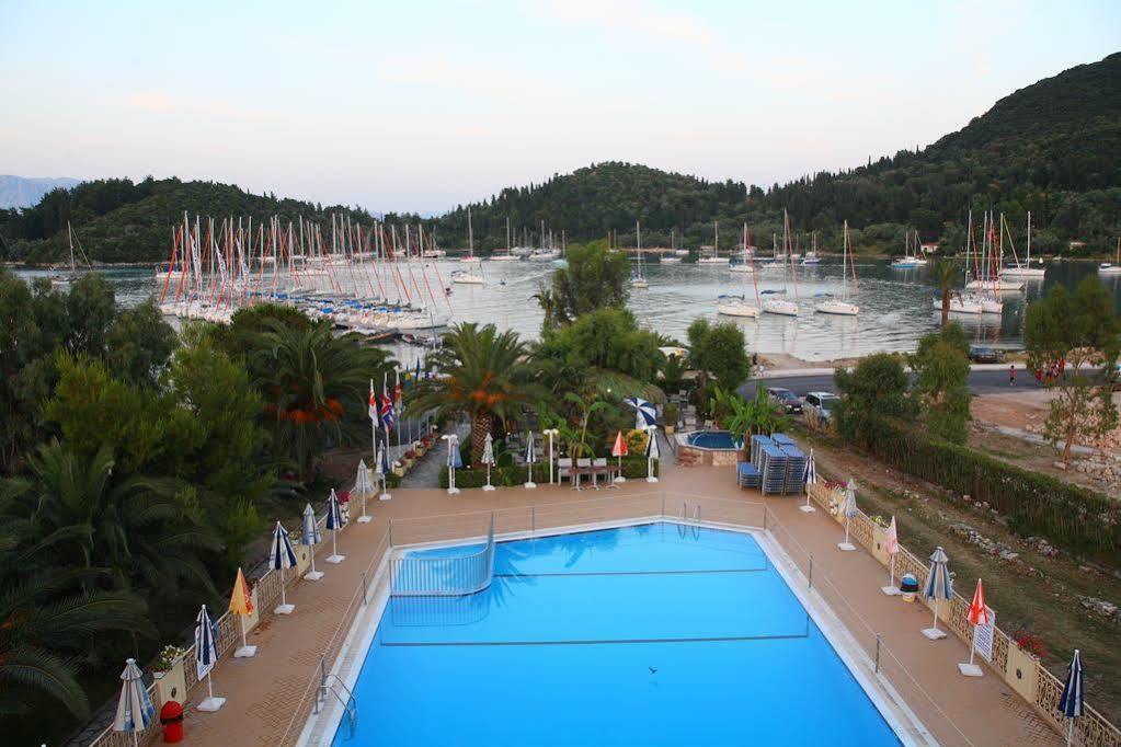 Athos Hotel นีดรี ภายนอก รูปภาพ