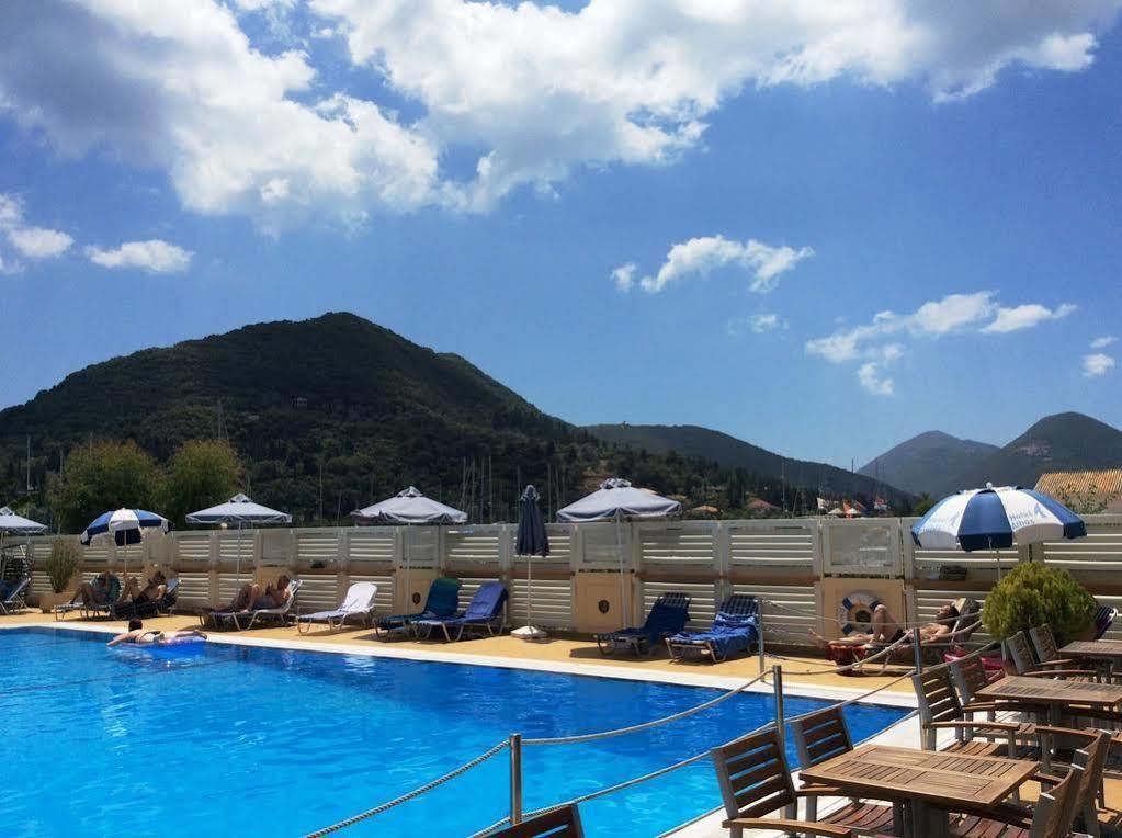 Athos Hotel นีดรี ภายนอก รูปภาพ