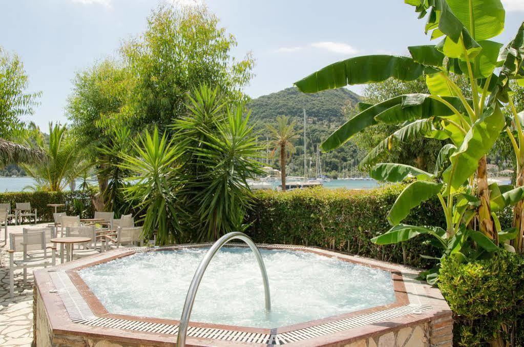 Athos Hotel นีดรี ภายนอก รูปภาพ