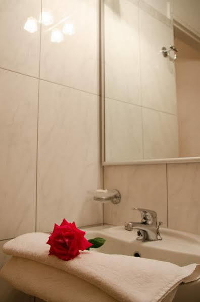 Athos Hotel นีดรี ภายนอก รูปภาพ